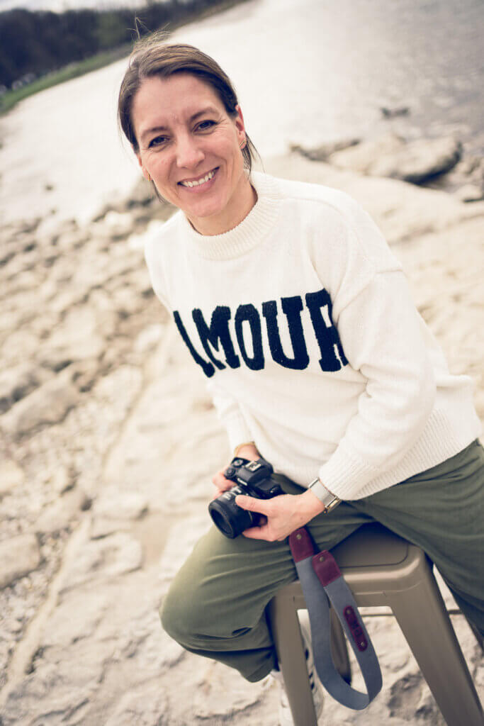 Porträt von Melanie, professioneller Fotograf aus Bad Wörishofen, die mit Kompetenz und Leidenschaft Momente festhält